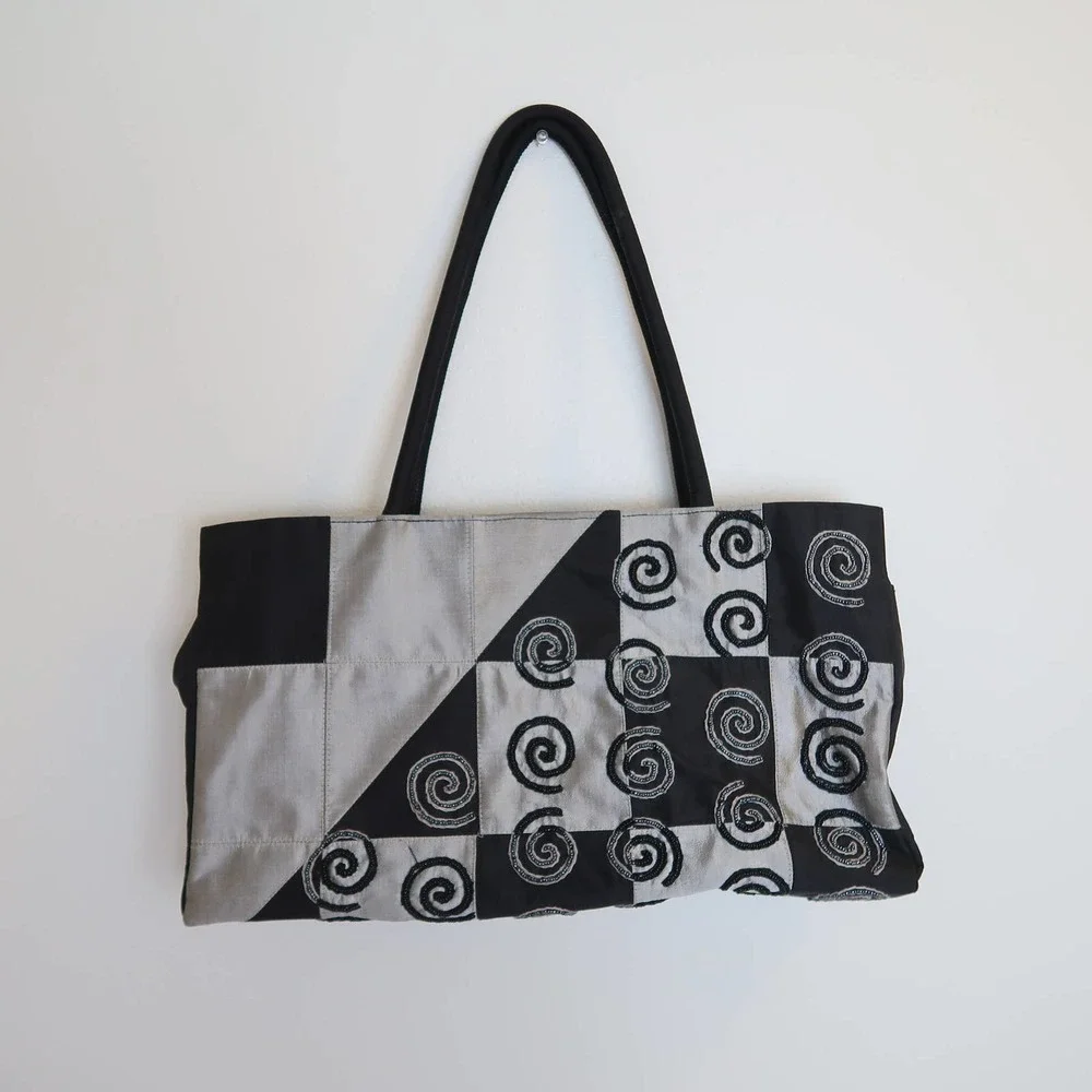 Vintage 90s black and silver grey check and beaded swirl purse - Picture 5 of 8